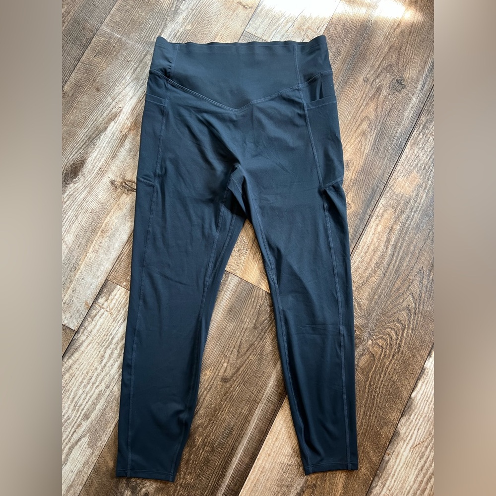 NWOT HALARA Ultra Sculpt Leggings